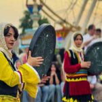 اجرای گروه دف نواز در بام سبز لاهیجان